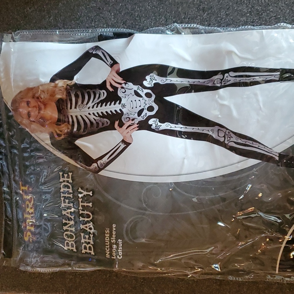 Spirit Halloween Bonafide Beauty Long Sleeve Catsuit Adult X-Large 14-16